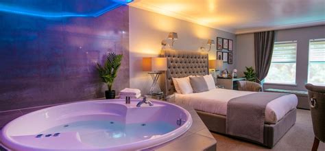 terre haute hotels with hot tubs in the room|hot tubs champaign il.